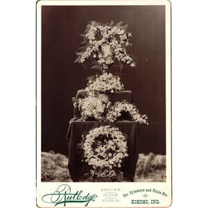 Memorial Flower Memoir Antique Cabinet Card Photo Rutledge Studio Kokomo IN‎